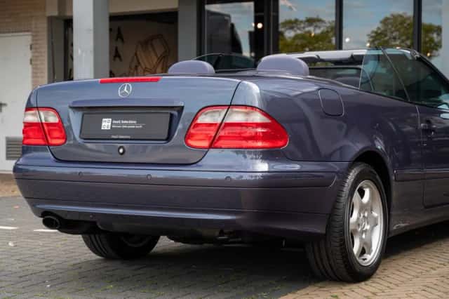 Mercedes-Benz CLK-Klasse (2000) thumbnail 4