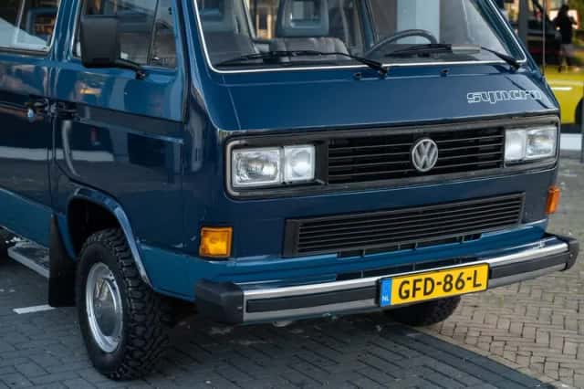 Volkswagen Caravelle (1988) thumbnail 3