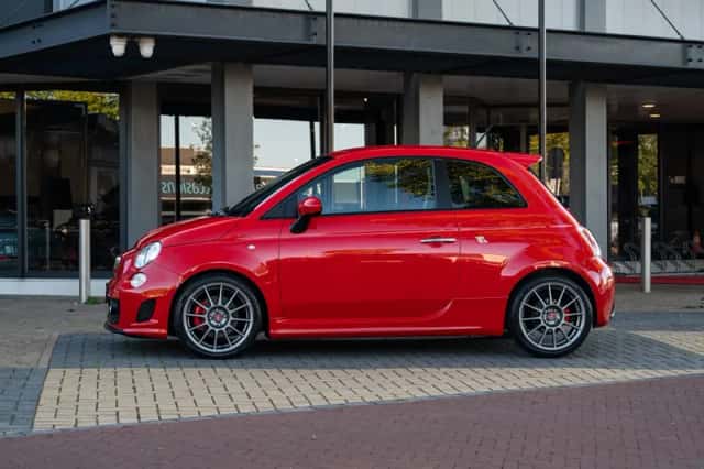 Abarth 500 (2009) thumbnail 4