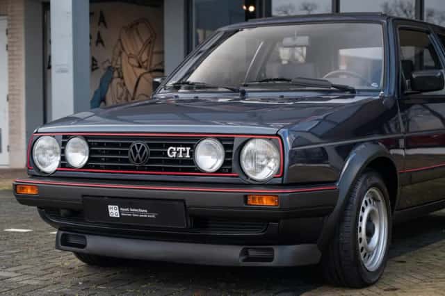 Volkswagen Golf (1989) thumbnail 2