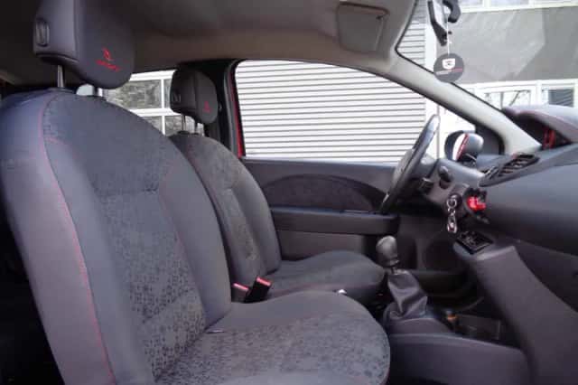 Renault Twingo (2010) thumbnail 2