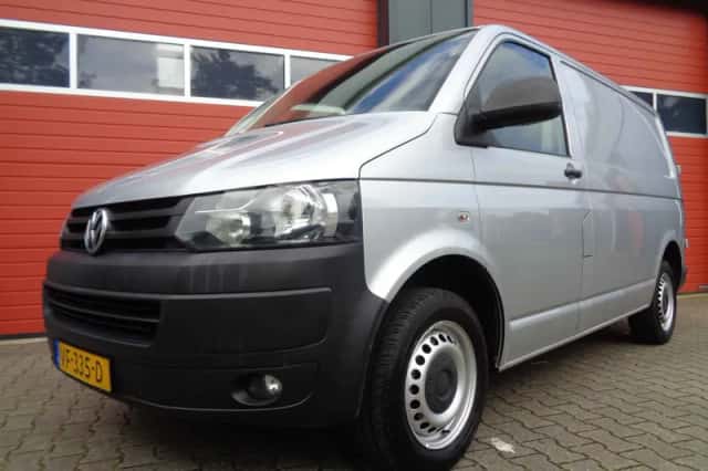 Volkswagen Transporter (2013) thumbnail 4