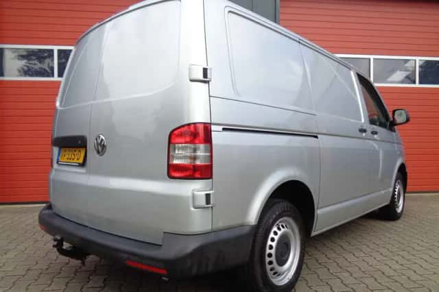 Volkswagen Transporter (2013) thumbnail 5