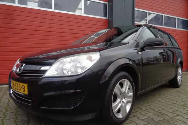 Opel Astra (2009) thumbnail 4