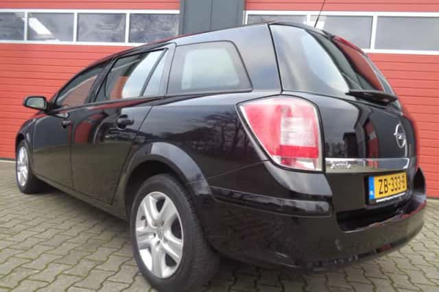 Opel Astra (2009) thumbnail 6