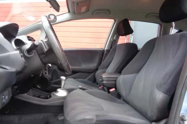 Honda Jazz (2010) thumbnail 2