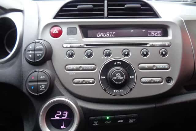 Honda Jazz (2010) thumbnail 3