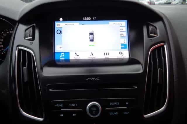 Ford Focus (2018) thumbnail 3