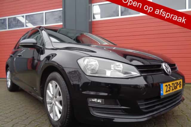 Volkswagen Golf (2012) thumbnail 1