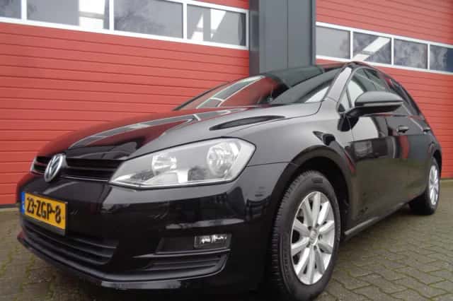 Volkswagen Golf (2012) thumbnail 4