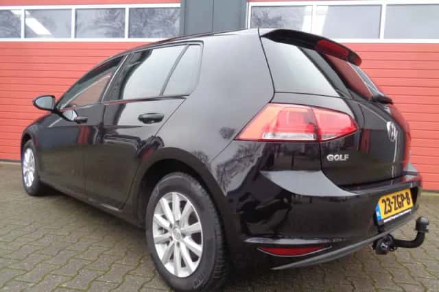 Volkswagen Golf (2012) thumbnail 6