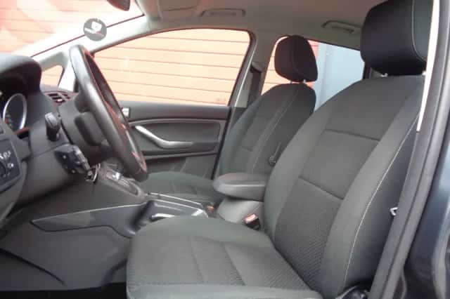 Ford C-Max (2009) thumbnail 2