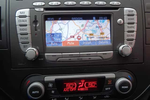 Ford C-Max (2009) thumbnail 3