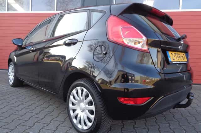 Ford Fiesta (2014) thumbnail 5