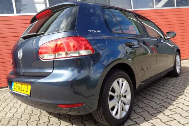 Volkswagen Golf (2011) thumbnail 5