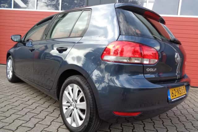 Volkswagen Golf (2011) thumbnail 6
