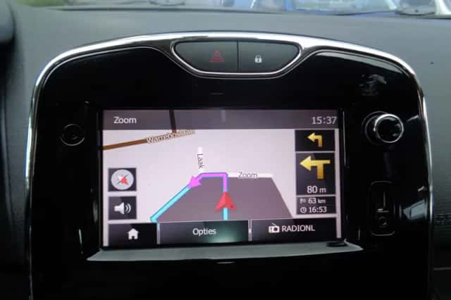 Renault Clio (2014) thumbnail 3