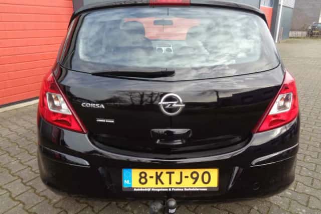 Opel Corsa (2011) thumbnail 6