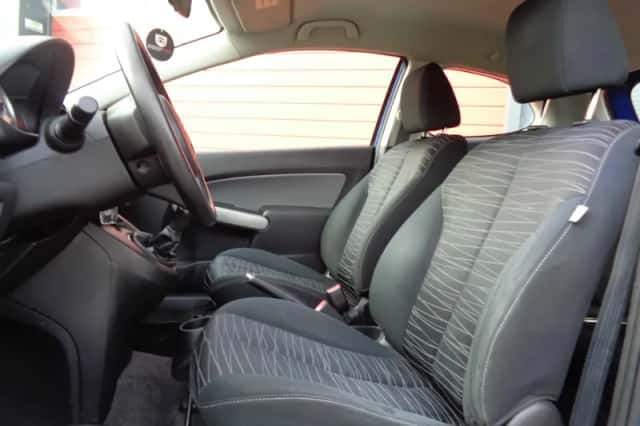 Mazda 2 (2009) thumbnail 3
