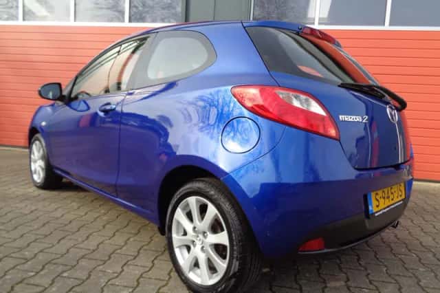 Mazda 2 (2009) thumbnail 5