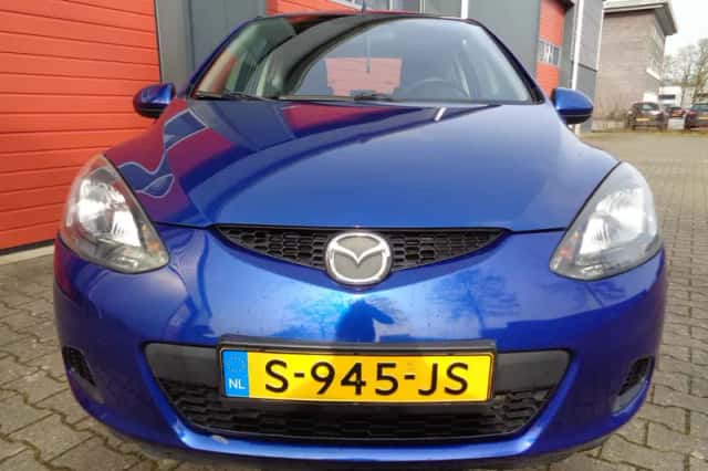 Mazda 2 (2009) thumbnail 6