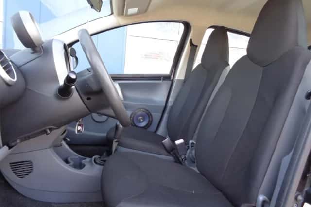 Toyota Aygo (2008) thumbnail 2