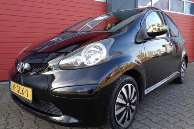 Toyota Aygo (2008) thumbnail 4