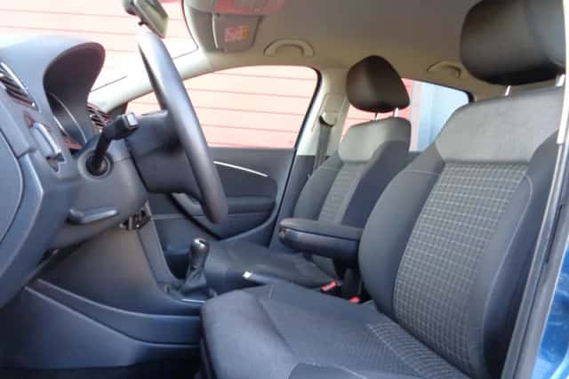 Volkswagen Polo (2015) thumbnail 3