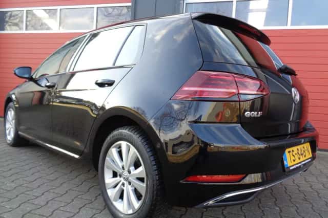 Volkswagen Golf (2018) thumbnail 5