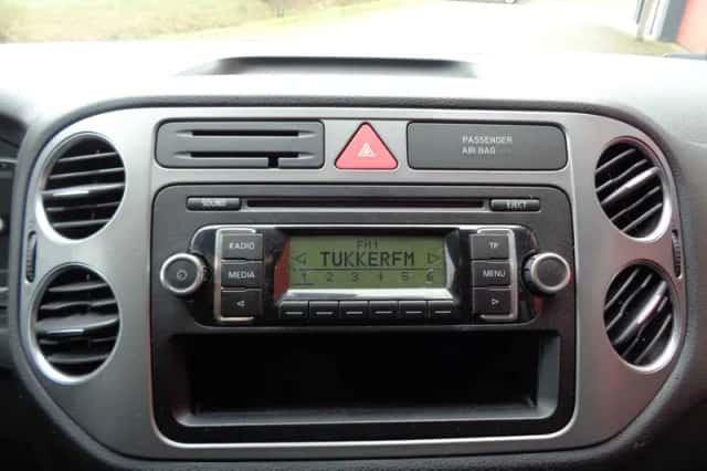 Volkswagen Tiguan (2009) thumbnail 3