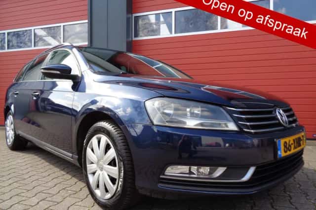 Volkswagen Passat (2011) thumbnail 1