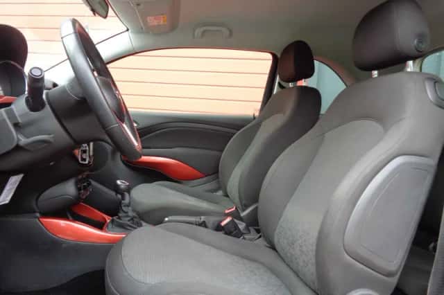 Opel Adam (2013) thumbnail 2