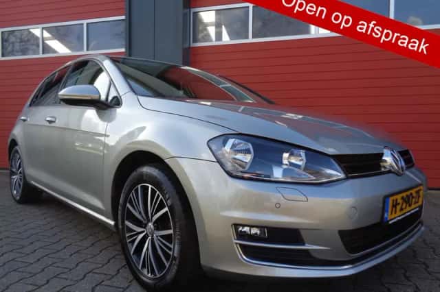 Volkswagen Golf (2017) thumbnail 1