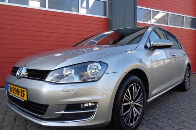 Volkswagen Golf (2017) thumbnail 4