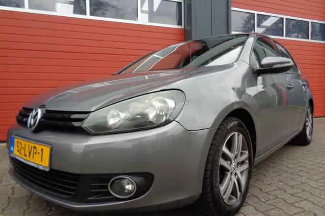 Volkswagen Golf (2010) thumbnail 4