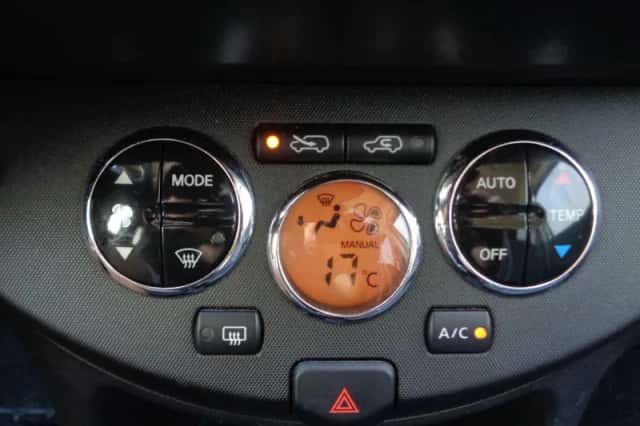 Nissan Note (2007) thumbnail 3