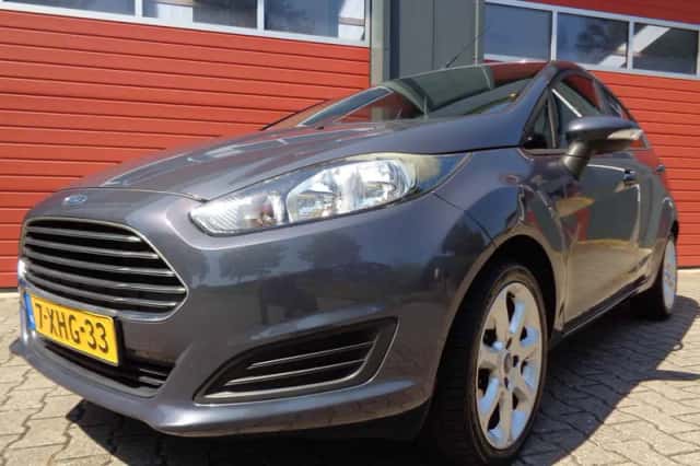 Ford Fiesta (2014) thumbnail 4
