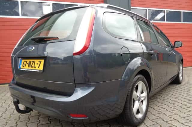 Ford Focus (2010) thumbnail 5