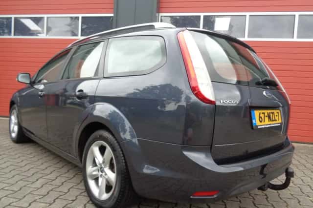Ford Focus (2010) thumbnail 6