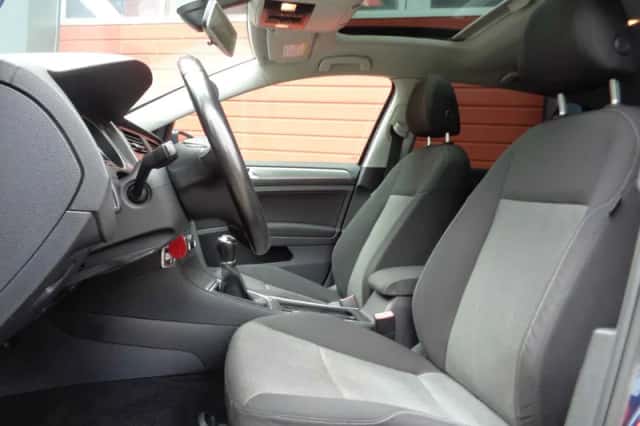 Volkswagen Golf (2013) thumbnail 2