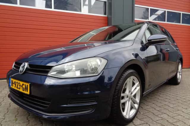 Volkswagen Golf (2013) thumbnail 4