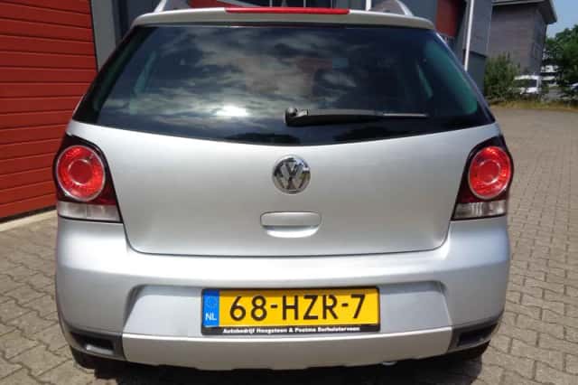 Volkswagen Polo (2009) thumbnail 4