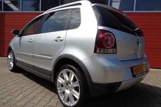 Volkswagen Polo (2009) thumbnail 5