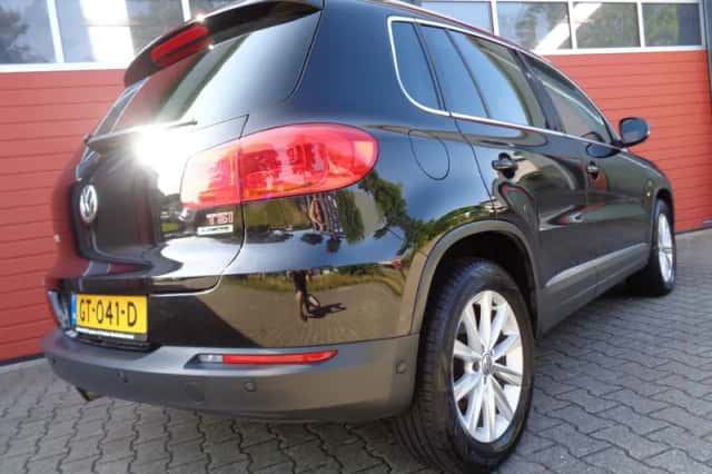 Volkswagen Tiguan (2015) thumbnail 5