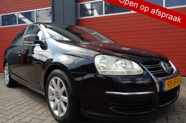 Volkswagen Jetta (2006) thumbnail 1