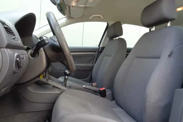 Volkswagen Jetta (2006) thumbnail 2