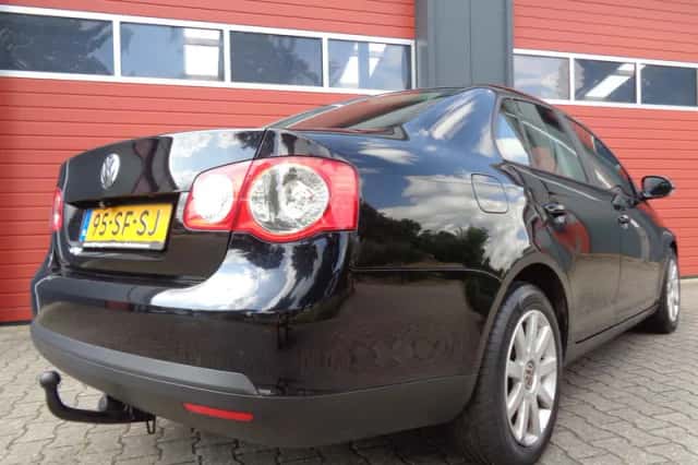 Volkswagen Jetta (2006) thumbnail 6