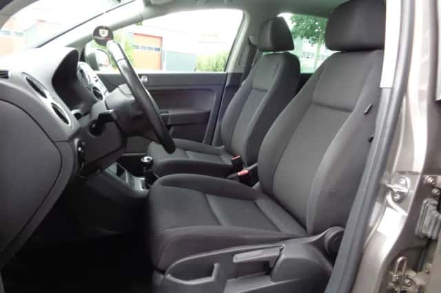 Volkswagen Golf Plus (2010) thumbnail 2