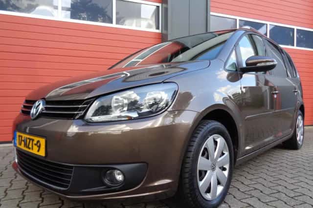 Volkswagen Touran (2011) thumbnail 4