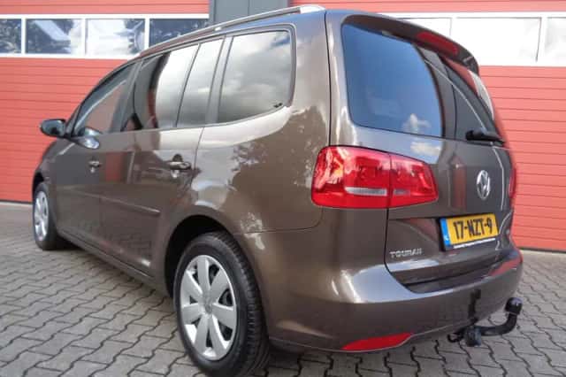 Volkswagen Touran (2011) thumbnail 6
